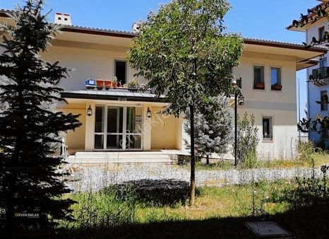 İznik Güven Emlaktan Satılık 3+1 Daire.