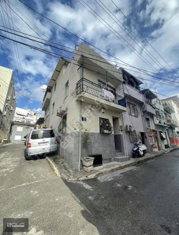 İzmir Eşrefpaşada 3 Katlı Satılık Güvenlik Sistemli Müstakil Ev