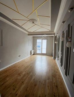 2+1 Avm-metrobüse Yakın Daire