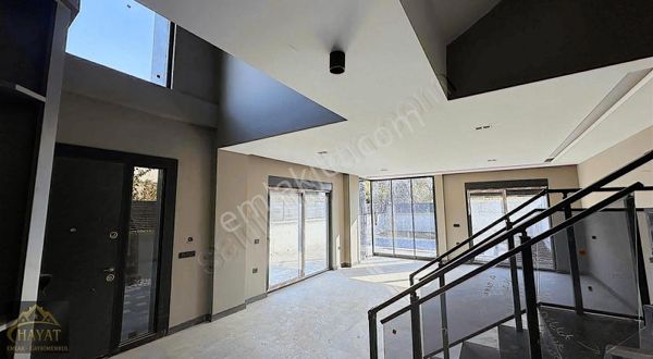 Lara Ermenek 5+1 Villa