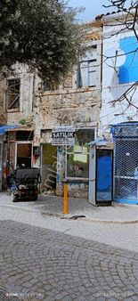 Yeni Foça Merkezde Satılık Taş Bina