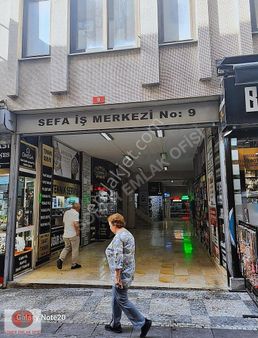Kadıköy Altıyolda İşlek Bir Sokakta Devirlik Çay Ocağı