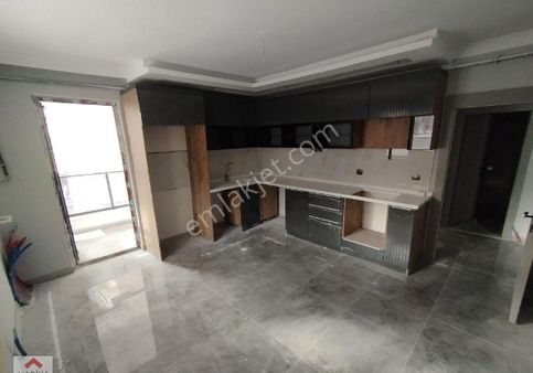 Seyranbağları'nda Sıfır Binada 3+1 1.katta Satılık Fırsat Daire !!!!