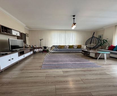 Gayrimenkulist'den E-5 Ve Sahile Çok Yakın Lüx Dublex