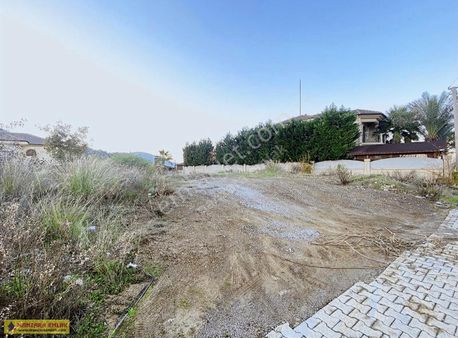 Dalaman Şerefler Mahallesinde Satılık Köşe Parsel Arsa