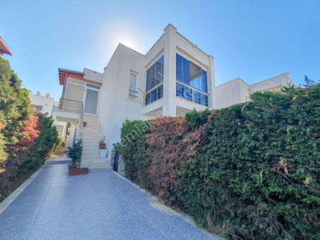 Turgutreis'te Satılık 3+1 Üst Kat Ferah Daire