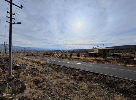 Cm Emlak Hançerli Mükemmel Konum Ana Yola Sıfır 8.939 M2 Tarla