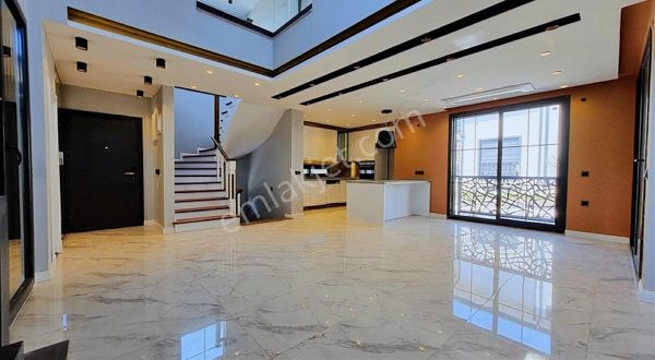 Site İçinde Akıllı Villa