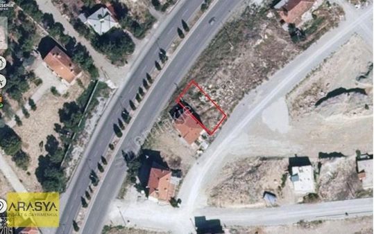 20 Metre Ana Yola Cepheli Eşi Bulunmaz B+3 Arsa