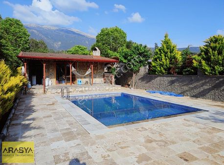 Yüzme Havuzlu Taş Villa. Dükkan Takası Olur