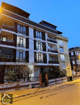 Alt Güzelyalı'da Bağdat Caddesi Üzerinde Marmaray Karşısı 3+1