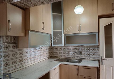 Azizoğlu Gayrimenkulden Üsküdar Aziz Mahmut Hüdayi Mah Satılık 2+1