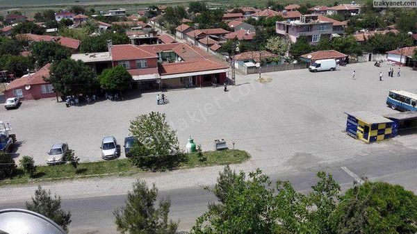 4641 M2 Mustakil Tapulu Tarla Elektrik Su Yerleşim Dibinde