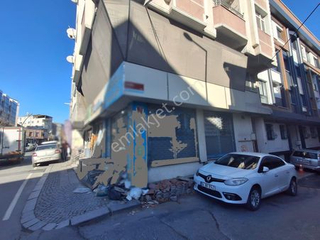 Loft'tan Sefaköy Merkezde Cadde Üzeri 3 Katlı Satılık Dükkan