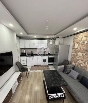 Tahılpazarı Mahallesinde Kombili Asansörlü 2+1 Arakat Daire