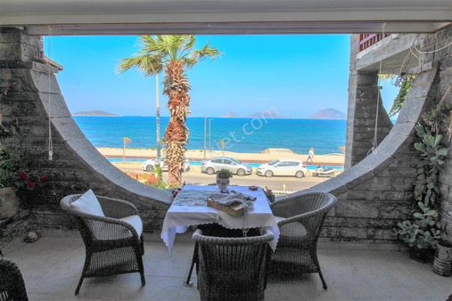 Turgutreis Yalı'da Satılık Denize Sıfır 2+1 Daire