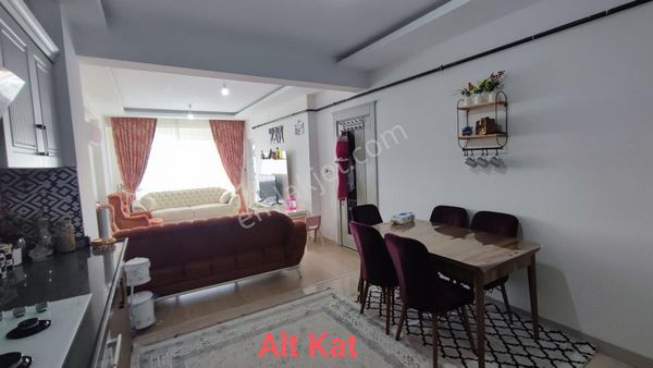 Satılık Daire 4+1 Dubleks 3.kat 3.300.000 Tl.bahçeli Evlerde Yeni.