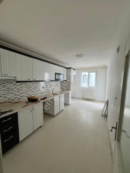 Akşemsettin'de Full Yapılı 3+1 Ara Kat Satılık Daire !!