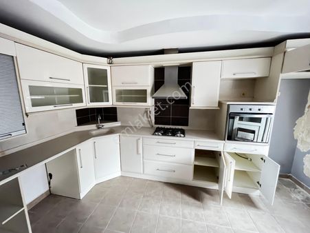 Furkan Emlak’tan Çiftlik Mah. 3+1 3.kat 140m2 Arakat Çiftlik Caddesine Mevkinde Satılık Fırsat Daire