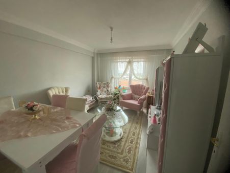 Öz Ugur Emlaktan Satilik 3+1