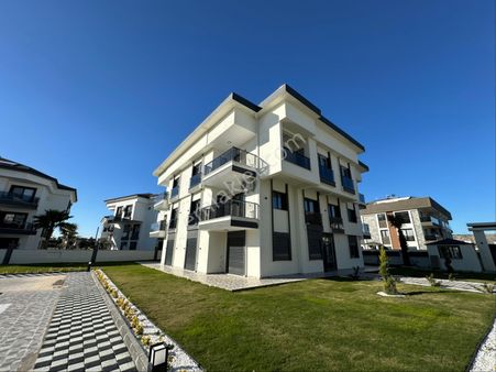 Didimde Merkezde Havuzlu Lüks Site İcerisinde 1+1 Arakat Sıfır Daire