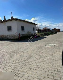 Turgutlu Çampınar Mh Elektirik Ve Suyu Olan Köy Evi Ve Dam