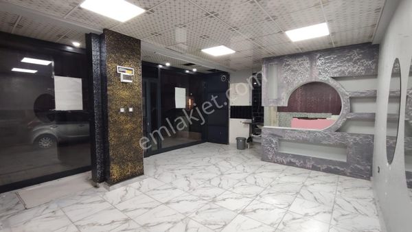 Kavaklık Mahallesinde Kiralık Depolu Dükkan