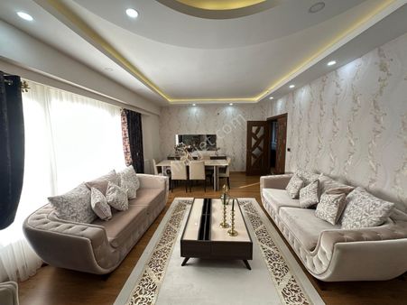 Acil Emlaktan Satılık 4+1 Daire