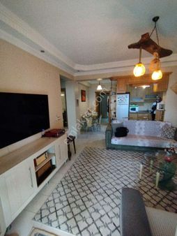 Ege Havuzlu Site De Satılık Kısmi Deniz Manzaralı Büyük 2+1 Daire