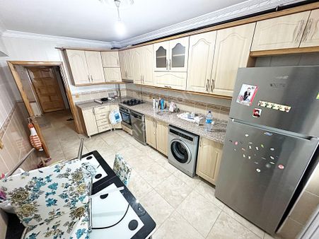 Cihandan Seval Ve Piri Cad. Paralel Katta 3+1 Geniş Satılık Dair