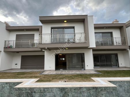 Kuşadası Davutlar Mevkinde Muhteşem Projede Son Villa