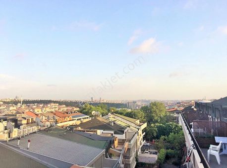 Halilrıfatpaşa'da 4 + 1 Çatı Dubleksi K.otoparklı Satılık Daire