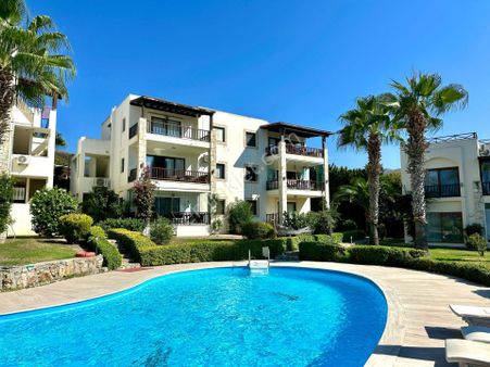 Bodrum Yalıkavak'ta Denize Çok Yakın Manzaralı 3+1 Bahçe Katı