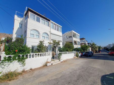 Bodrum Turgutreis Yalı'da Denize Çok Yakın Bahçe Katı Daire