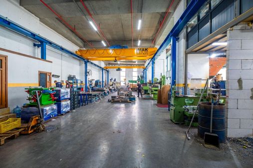 İkitelli O.s.b Tem 34'de Tır Girişli Satılık İmalathane