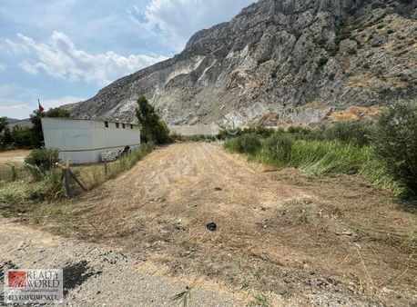 Rw-fly' Dan Manisa Turgutlu Yoluna Sıfır Satılık Arazi