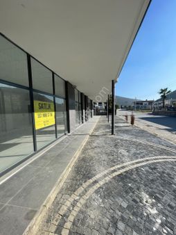 Kuşturda Yol Kenarı Satılık İş Yeri