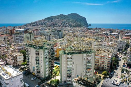 3+1 Satılık Ayrı Mutfak Site İçi Daire