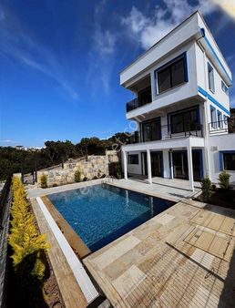 Deniz Manzaralı, Özel Havuzlu, Sıfır Tripleks Villa