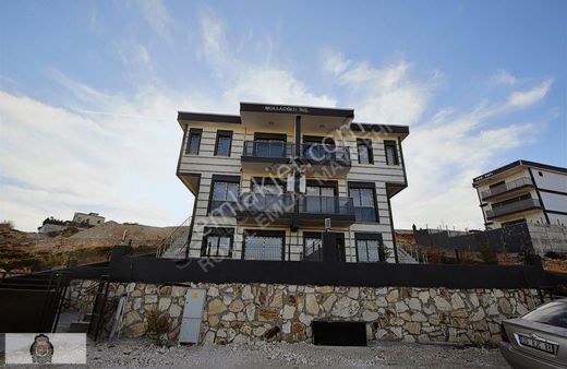 Villakent'te Satılık Köşe Konumda Önü Açık Sıfır 5+1 Tripleks