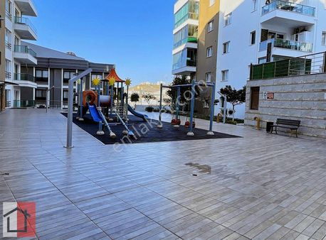 Kuşadasında Uygun Fiyatlı 3+1 Satılık Bahçe Katı Daire