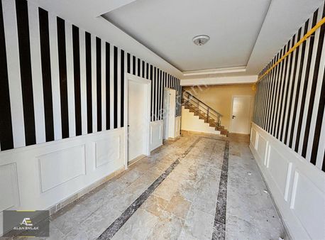 Alan Emlak;ara Kat, Salon-mutfak Ayrı 2+1 Lüks Daire