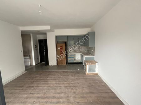 Girne Alsancak'ta Dağ Ve Deniz Manzaralı, Havuzlu Site İçerisinde Satılık 1+1 Daire !!