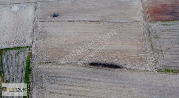 Velimeşe O.s.b Ve Ersan Sanayi Sitesinine Yakın 9.550 M2 Tarla