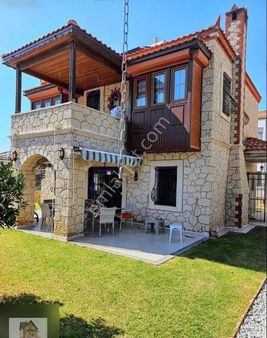 İzmir Çeşme Alaçatıda Müstakil 360 M2 Eşyalı Satılık Villa