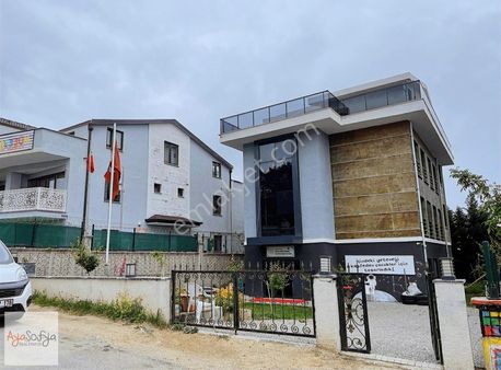 Özlüce 19 Mayıs Da Batıkent Üstü Satılık 519 M2 Yeni Okul Bina