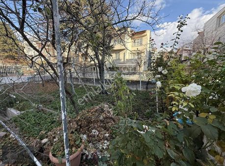 ! Koç Gayrimenkul'den 4+2 Satılık İç Köşe Tripleks !