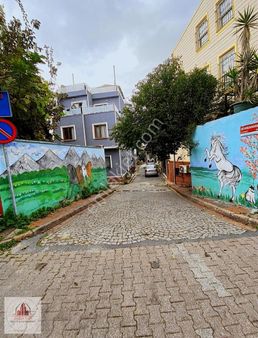 Oteller Bölgesi 42 M2 Arsaya Sahip 2 Katlı Eşyalı Satılık Bina.