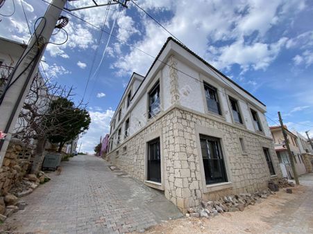 Çeşme Dalyan'da 2+1 Merkezi Ters Dubleks Sıfır Daire