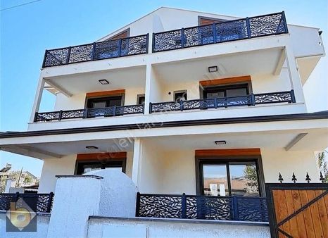 Fethiye Çatalarıkta Satılık Eşyalı Havuzlu Villa